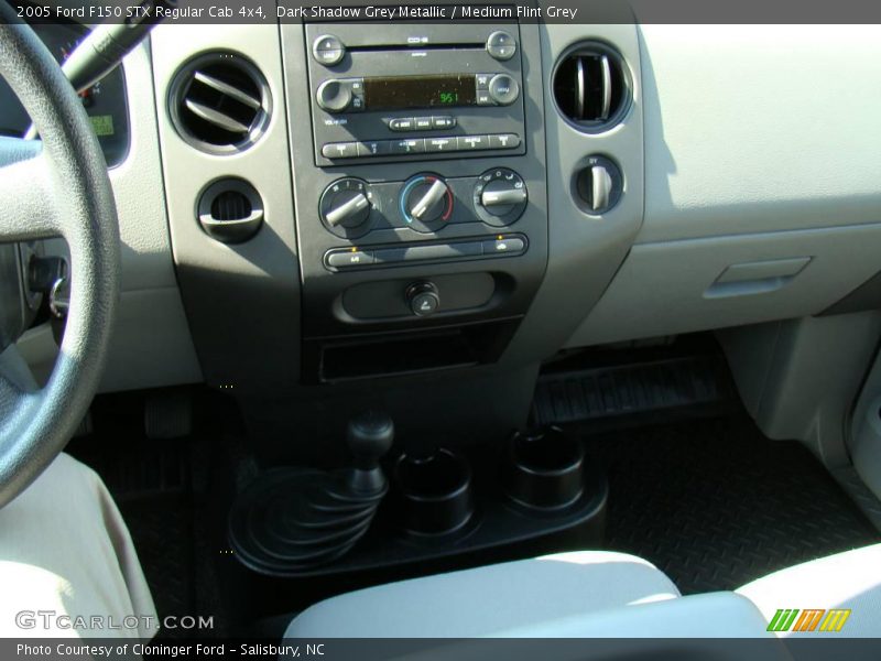 Dark Shadow Grey Metallic / Medium Flint Grey 2005 Ford F150 STX Regular Cab 4x4