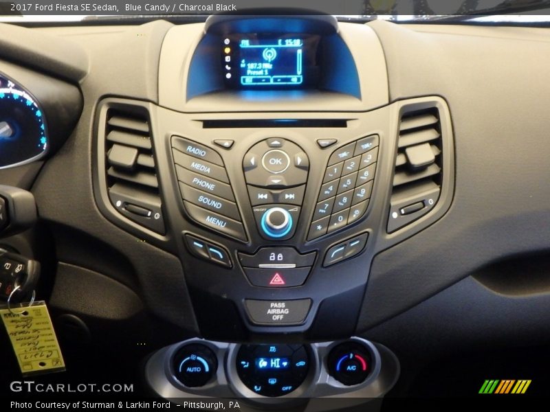 Blue Candy / Charcoal Black 2017 Ford Fiesta SE Sedan