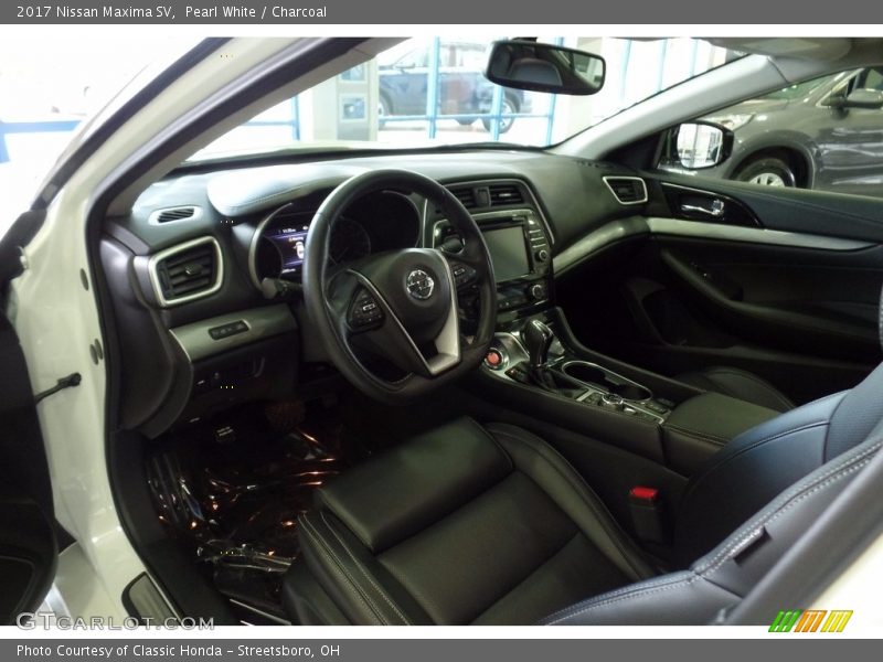Pearl White / Charcoal 2017 Nissan Maxima SV