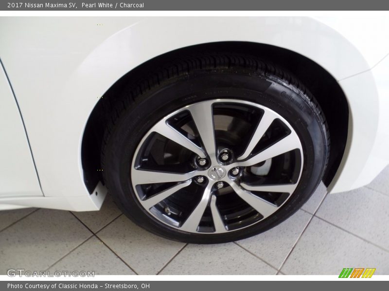 Pearl White / Charcoal 2017 Nissan Maxima SV