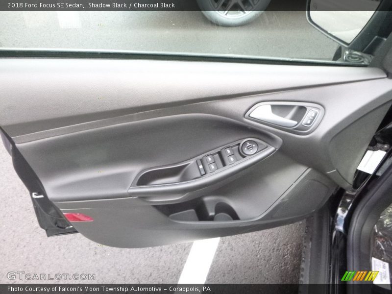 Shadow Black / Charcoal Black 2018 Ford Focus SE Sedan