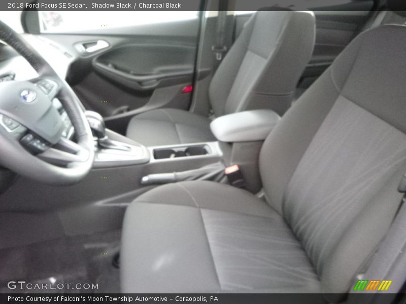 Shadow Black / Charcoal Black 2018 Ford Focus SE Sedan