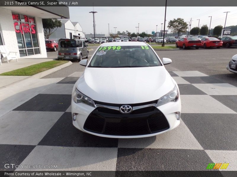 Super White / Ash 2015 Toyota Camry SE