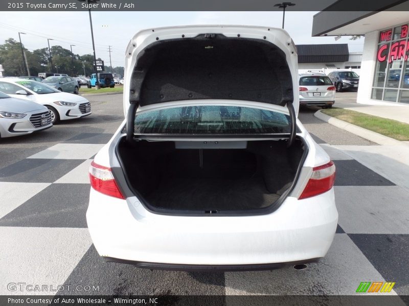 Super White / Ash 2015 Toyota Camry SE