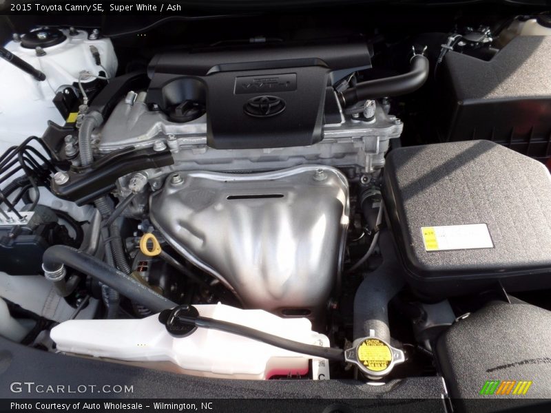 Super White / Ash 2015 Toyota Camry SE