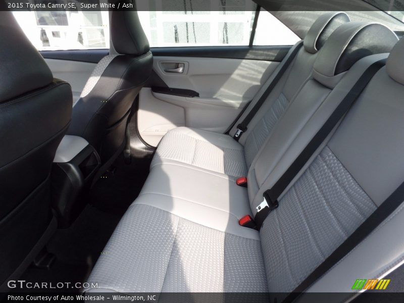 Super White / Ash 2015 Toyota Camry SE