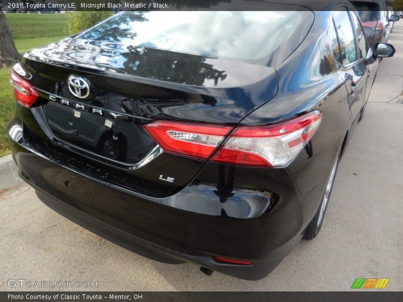 Midnight Black Metallic / Black 2018 Toyota Camry LE
