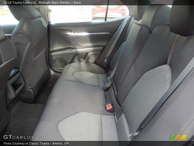 Midnight Black Metallic / Black 2018 Toyota Camry LE