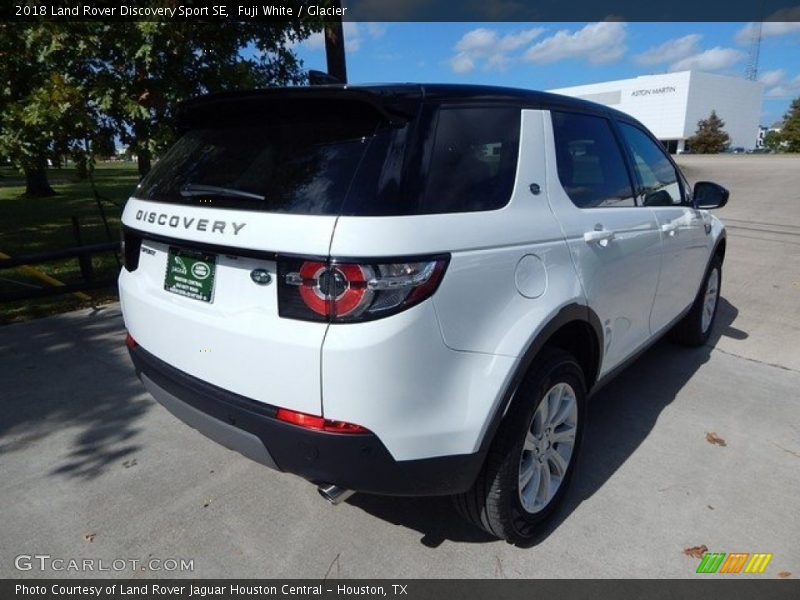 Fuji White / Glacier 2018 Land Rover Discovery Sport SE