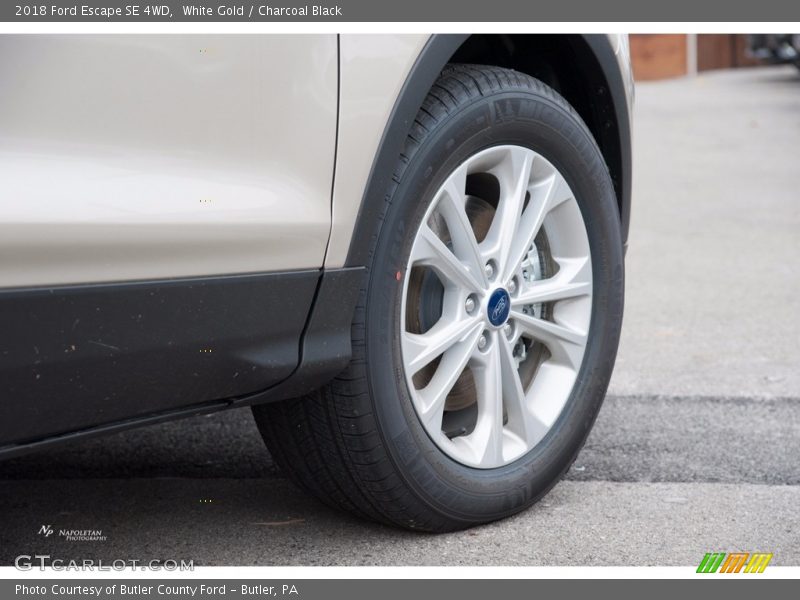 White Gold / Charcoal Black 2018 Ford Escape SE 4WD