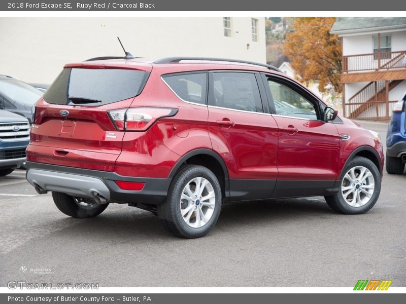 Ruby Red / Charcoal Black 2018 Ford Escape SE
