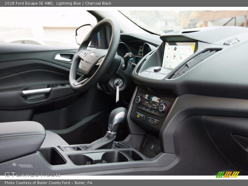 Lightning Blue / Charcoal Black 2018 Ford Escape SE 4WD