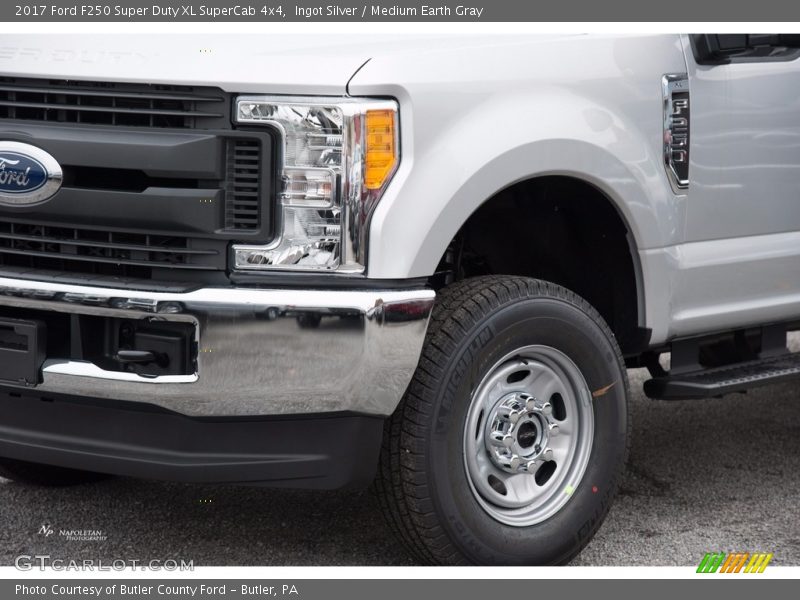 Ingot Silver / Medium Earth Gray 2017 Ford F250 Super Duty XL SuperCab 4x4