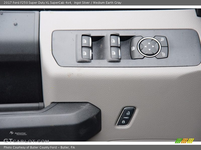 Ingot Silver / Medium Earth Gray 2017 Ford F250 Super Duty XL SuperCab 4x4
