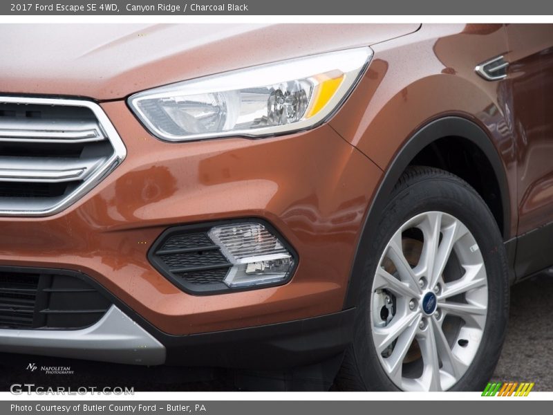 Canyon Ridge / Charcoal Black 2017 Ford Escape SE 4WD