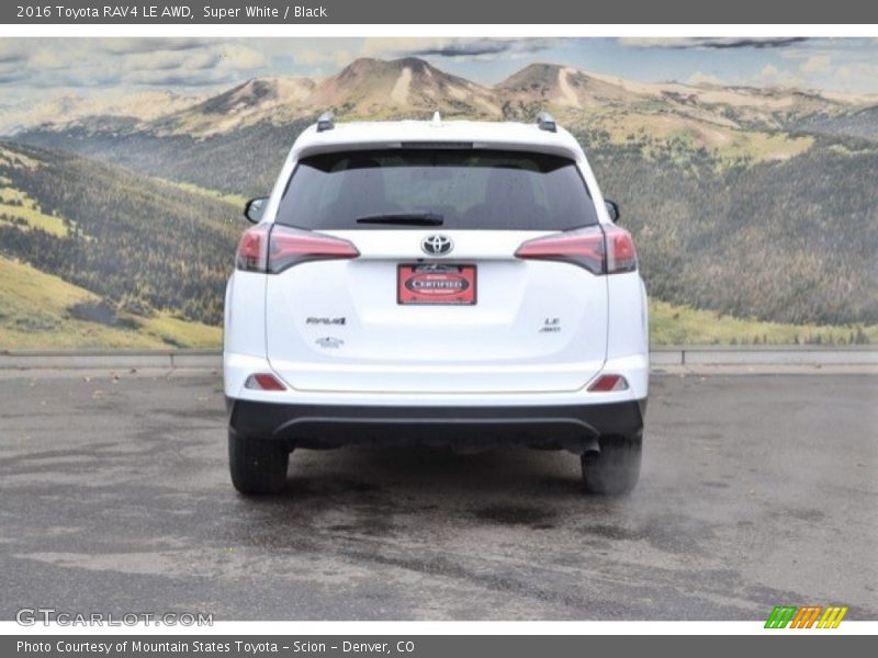 Super White / Black 2016 Toyota RAV4 LE AWD
