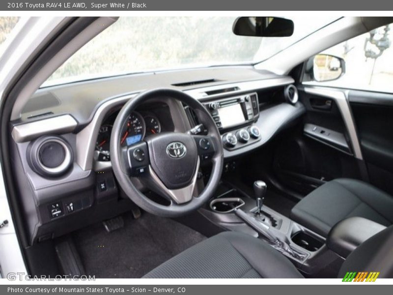 Super White / Black 2016 Toyota RAV4 LE AWD