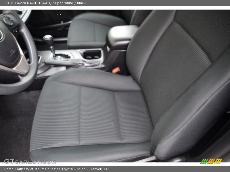 Super White / Black 2016 Toyota RAV4 LE AWD