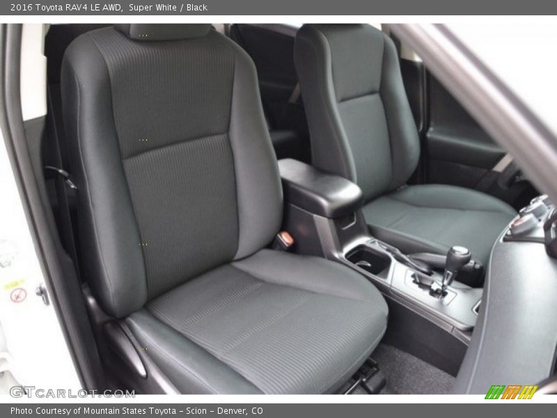 Super White / Black 2016 Toyota RAV4 LE AWD