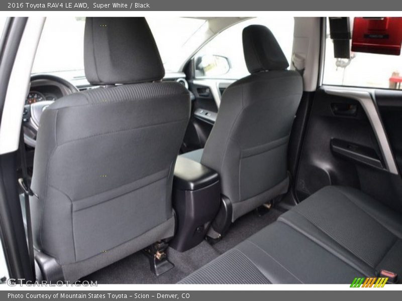 Super White / Black 2016 Toyota RAV4 LE AWD