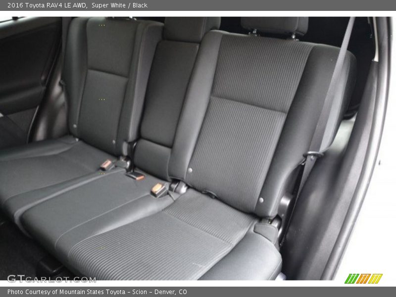Super White / Black 2016 Toyota RAV4 LE AWD