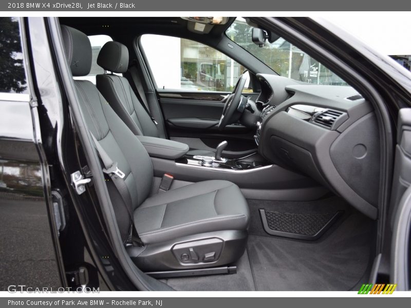Front Seat of 2018 X4 xDrive28i
