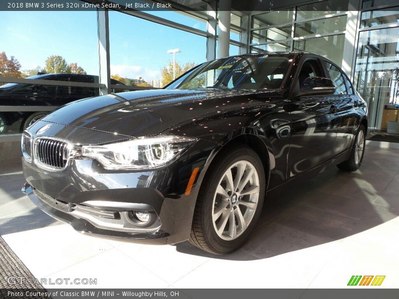 Jet Black / Black 2018 BMW 3 Series 320i xDrive Sedan
