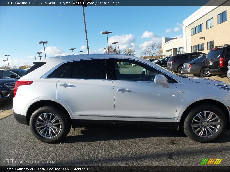 Crystal White Tricoat / Sahara Beige 2018 Cadillac XT5 Luxury AWD