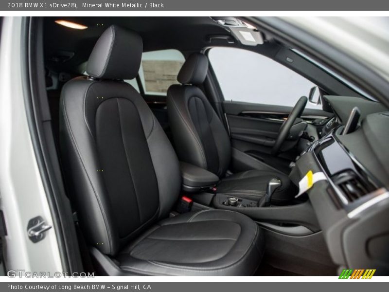 Mineral White Metallic / Black 2018 BMW X1 sDrive28i