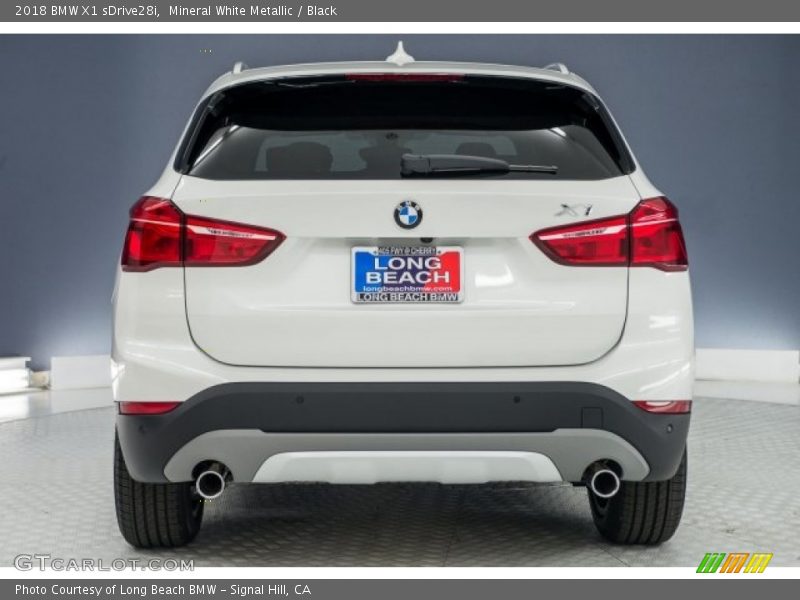 Mineral White Metallic / Black 2018 BMW X1 sDrive28i