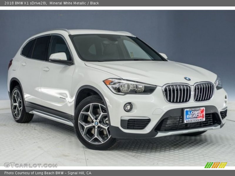 Mineral White Metallic / Black 2018 BMW X1 sDrive28i