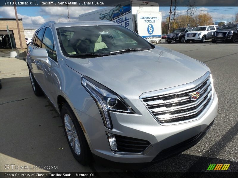 Radiant Silver Metallic / Sahara Beige 2018 Cadillac XT5