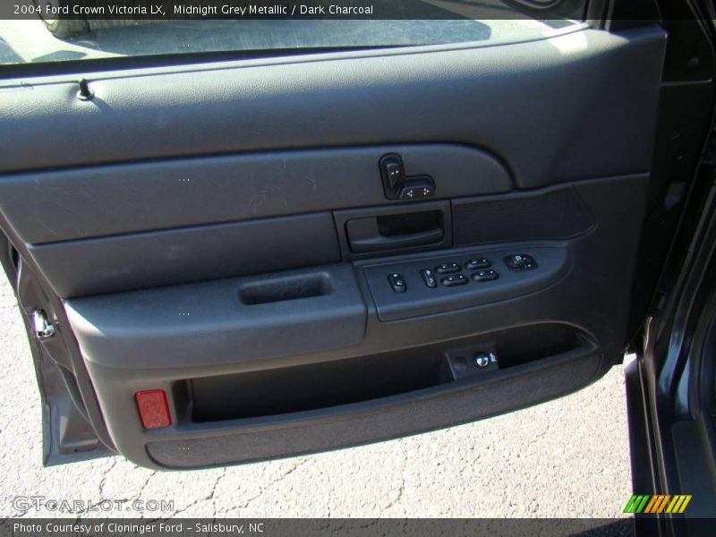 Midnight Grey Metallic / Dark Charcoal 2004 Ford Crown Victoria LX