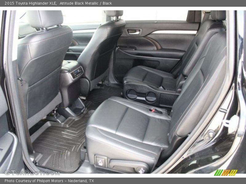 Attitude Black Metallic / Black 2015 Toyota Highlander XLE