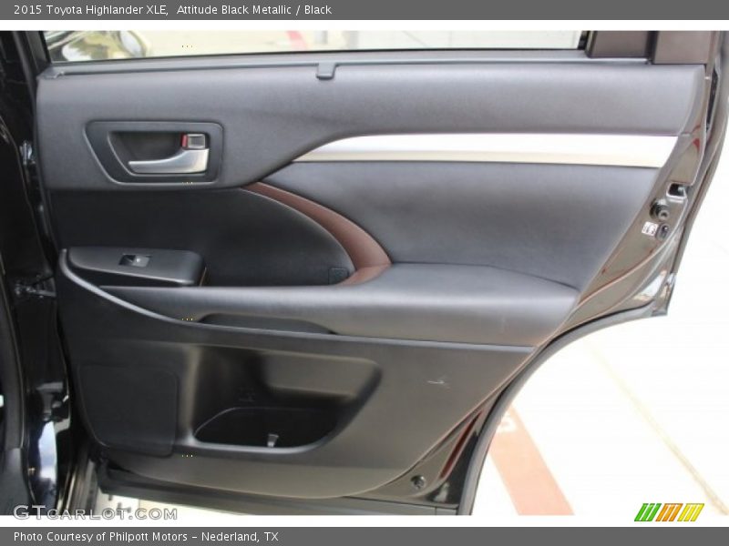 Attitude Black Metallic / Black 2015 Toyota Highlander XLE