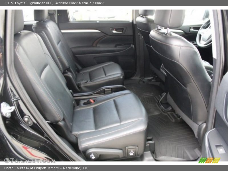 Attitude Black Metallic / Black 2015 Toyota Highlander XLE