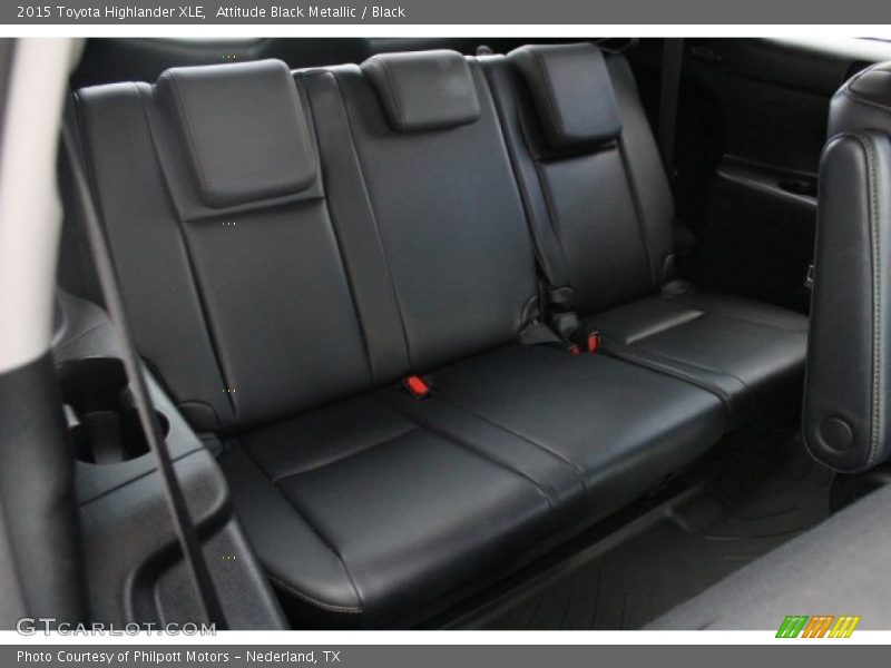 Attitude Black Metallic / Black 2015 Toyota Highlander XLE