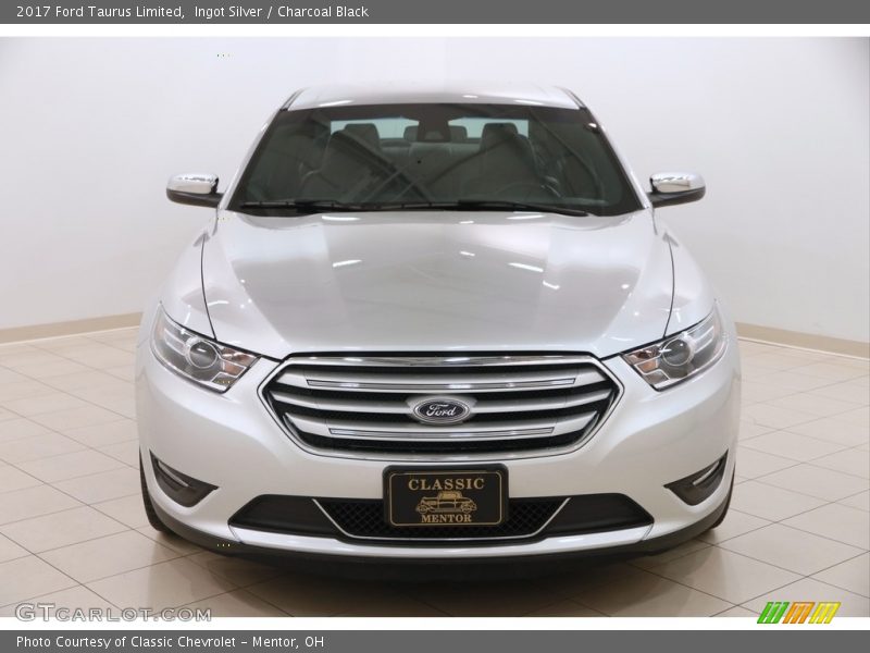 Ingot Silver / Charcoal Black 2017 Ford Taurus Limited
