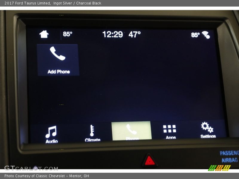 Ingot Silver / Charcoal Black 2017 Ford Taurus Limited