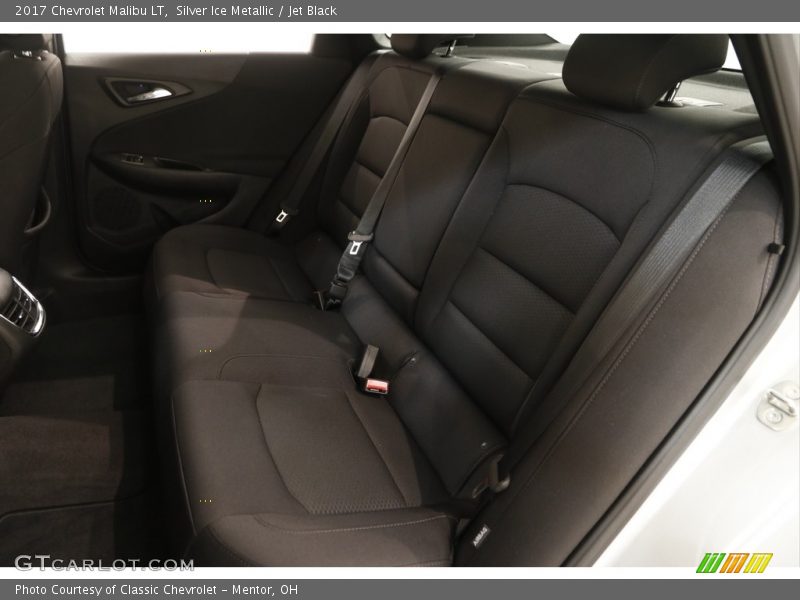 Silver Ice Metallic / Jet Black 2017 Chevrolet Malibu LT