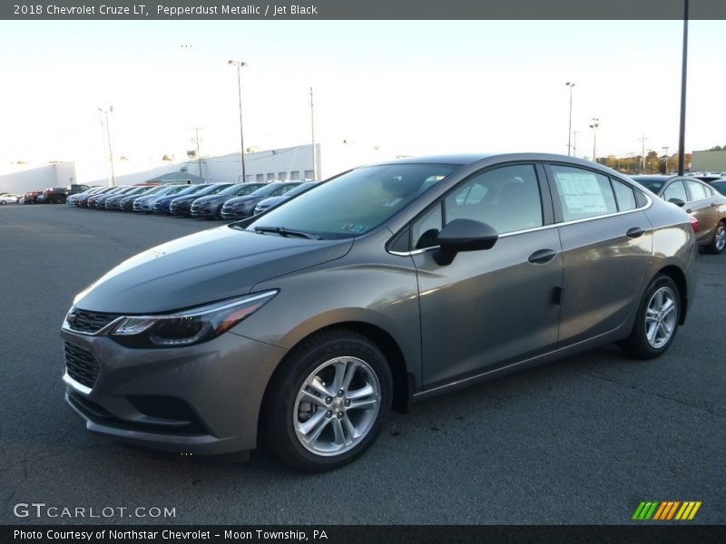 Pepperdust Metallic / Jet Black 2018 Chevrolet Cruze LT