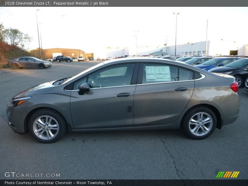 Pepperdust Metallic / Jet Black 2018 Chevrolet Cruze LT