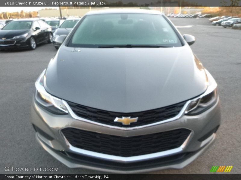 Pepperdust Metallic / Jet Black 2018 Chevrolet Cruze LT