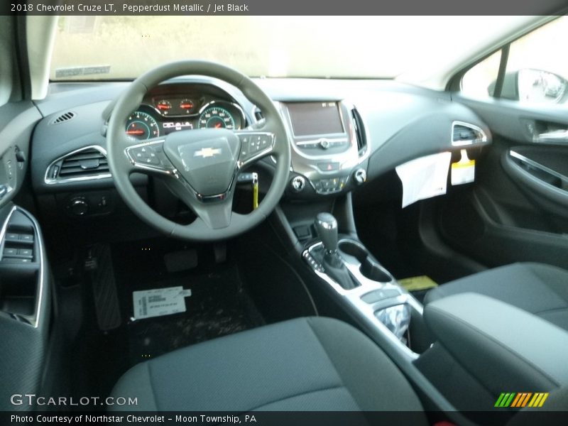 Pepperdust Metallic / Jet Black 2018 Chevrolet Cruze LT