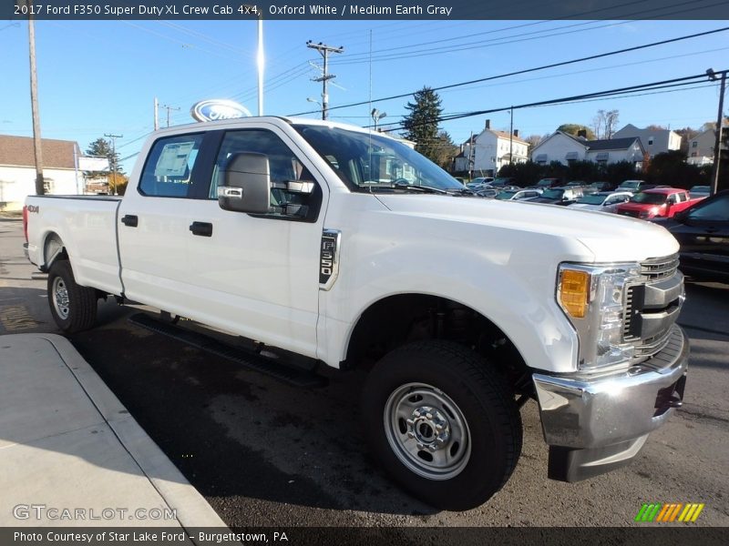 Oxford White / Medium Earth Gray 2017 Ford F350 Super Duty XL Crew Cab 4x4