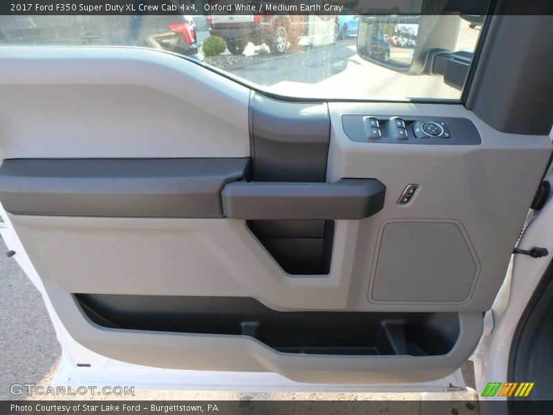 Oxford White / Medium Earth Gray 2017 Ford F350 Super Duty XL Crew Cab 4x4