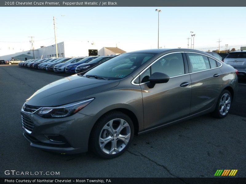 Pepperdust Metallic / Jet Black 2018 Chevrolet Cruze Premier