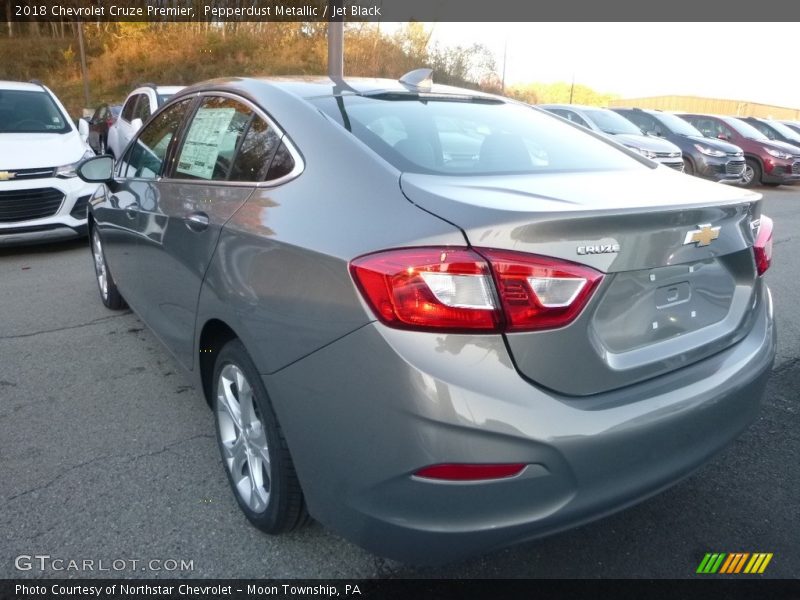 Pepperdust Metallic / Jet Black 2018 Chevrolet Cruze Premier
