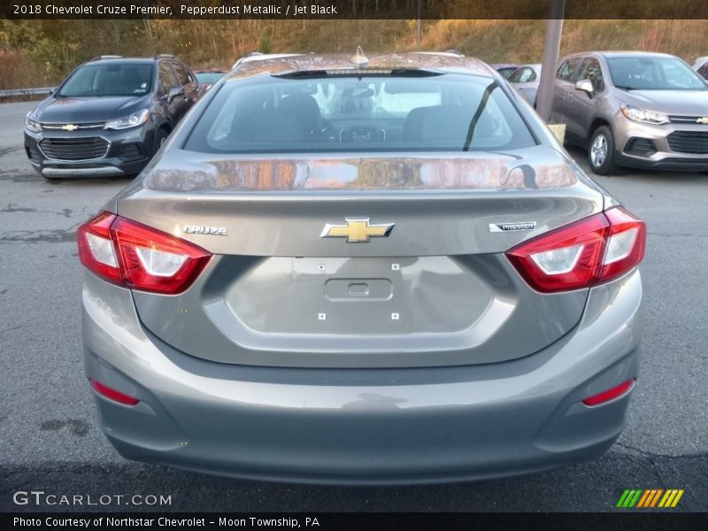 Pepperdust Metallic / Jet Black 2018 Chevrolet Cruze Premier