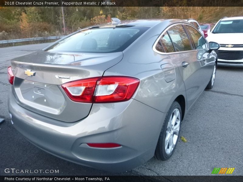 Pepperdust Metallic / Jet Black 2018 Chevrolet Cruze Premier